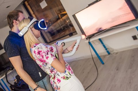 VR randi 2 főnek korlátlan üdítő fogyasztással