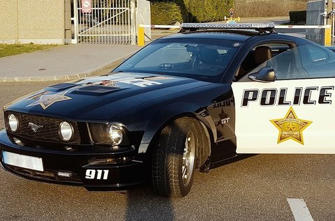 3 körös Ford Mustang GT Police élményvezetés