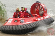 Felejthetetlen élmény földön, vízen, levegőben! 20 perces élményutazás hovercraft kétéltű légpárnás járművel, profi pilótával (vagy 10-10 perc 2 fő részére)