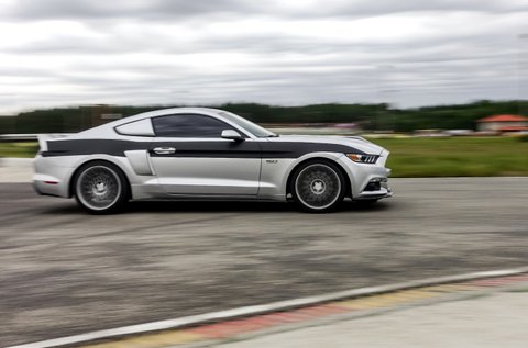 Vezess egy 2016-os Ford Mustangot 3 körön át!