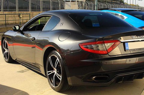Száguldj egy 520 lóerős Maserati GranTurismóval!