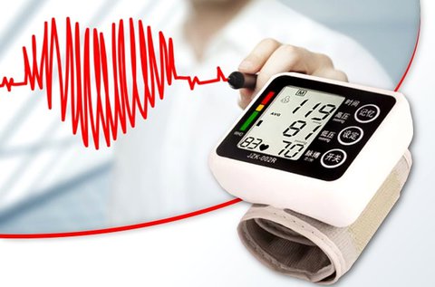 Csuklóra helyezhető, LCD kijelzős vérnyomásmérő