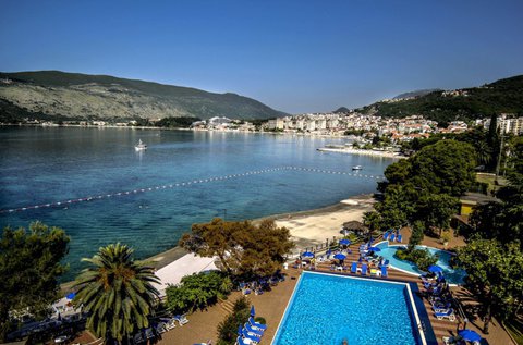 1 Hetes Tengerparti Szieszta Montenegroban 350 800 Ft Helyett 199 900 Ft Ert Hunguest Hotel Sun Resort Utazas Szallas
