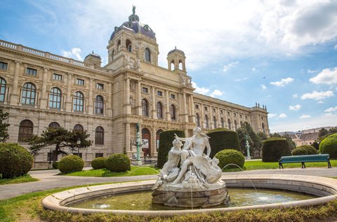 Bécsi kirándulás Hofburg látogatással