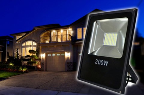 Energiatakarékos 200 W-os LED reflektor