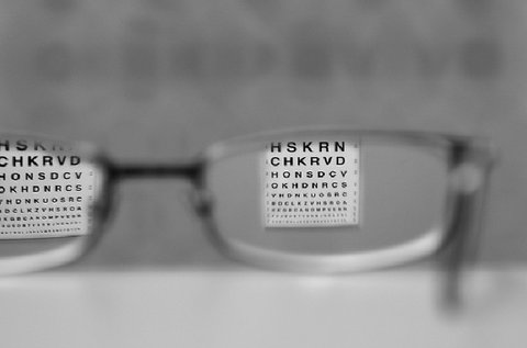 Látásvizsgálat és komplett szemüveg készítése