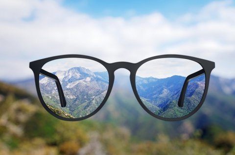 Multifokális szemüveg kerettel, szemvizsgálattal
