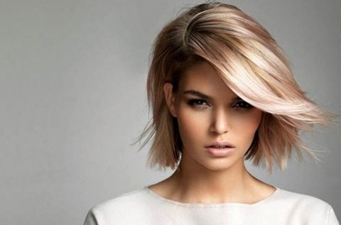 Vállig érő haj profi vágása, mosással, szárítással