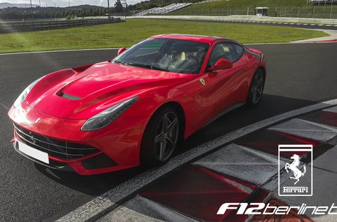 Vezess egy 800 lóerős Ferrari F12 Berlinettát!
