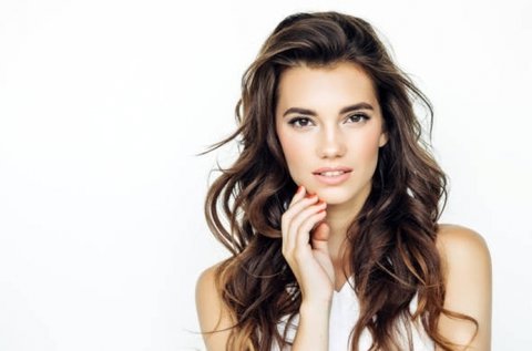 Trendi Air Touch hajfestés közép hosszúságú hajra