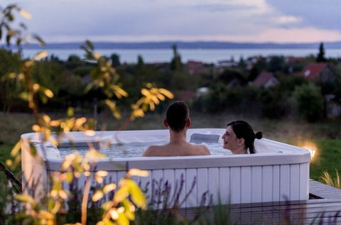 Romantika a Balaton-felvidéken, Lovason