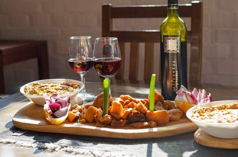 Borozós élmény a szekszárdi Oszkó birtokon