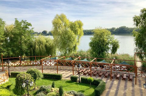 Természetközeli pihenés a festői Kis-Duna partján