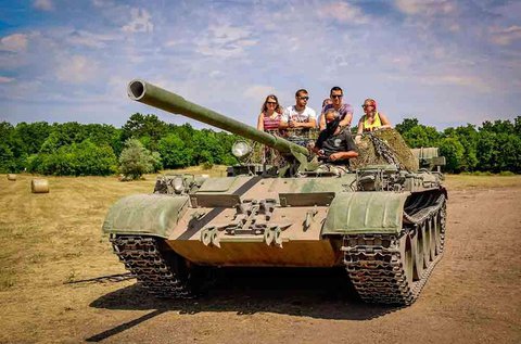 Tankrodeó T-55-os harckocsival a Balatonnál