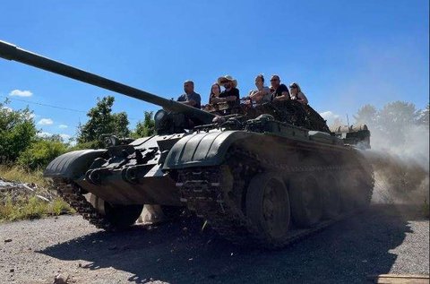 T55-ös harckocsi vezetése Balatonakalin