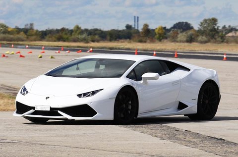 Száguldj egy Lamborghini Huracánnal  10 körön át!