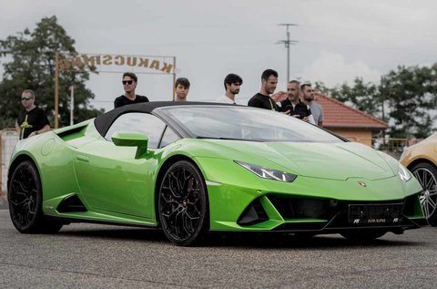 Száguldj egy Lamborghini Huracán Evo Spyderrel!