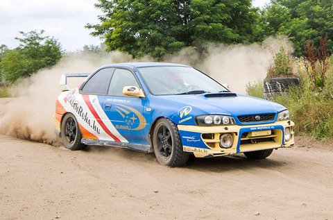 Subaru Impreza WRX STI rally versenyautó vezetés
