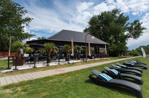 Hangulatos feltöltődés a Szelidi-tó partján