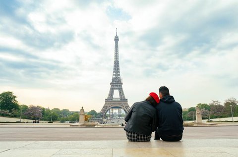 Romantikus kiruccanás Párizsba