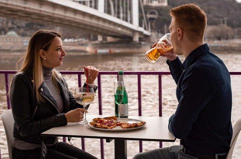 Dunai sétahajózás pizzával és sörrel 1 fő részére