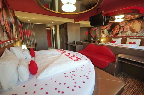 Romantikus fürdőzés Gyulán