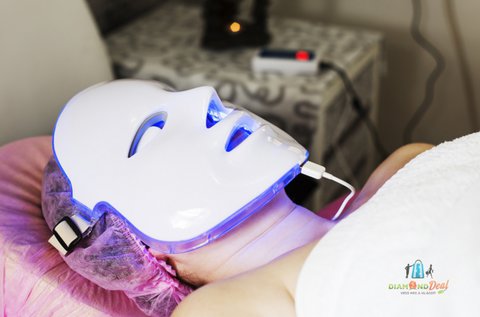 Hydro-proteines arckezelés LED-fényterápiával