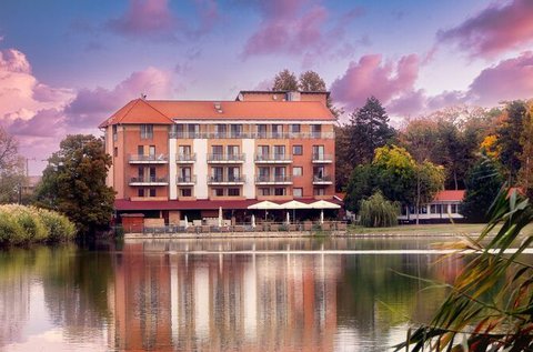 Hétvégi tóparti pihenés Gyopárosfürdőn