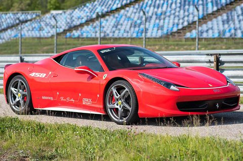 8 körös Ferrari 458 Italia vezetés