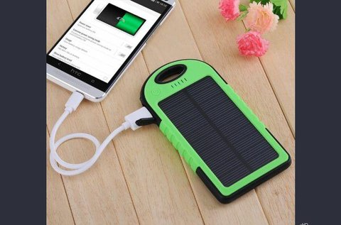 Napelemes, ütés-, por- és vízálló Powerbank