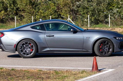 8 körös Ford Mustang GT élményvezetés