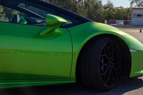 Lamborghini Huracán élményvezetés 10 körön át