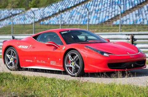 10 körös Ferrari 458 Italia élményvezetés