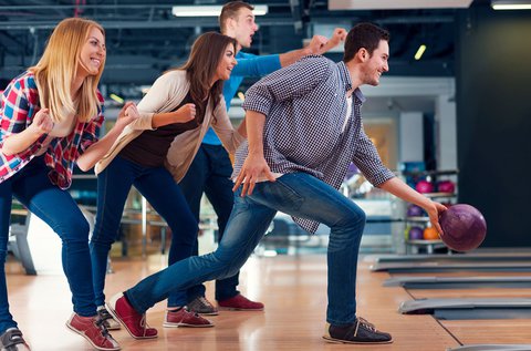 2 óra bowlingozás exkluzív bőségtállal 4 főnek