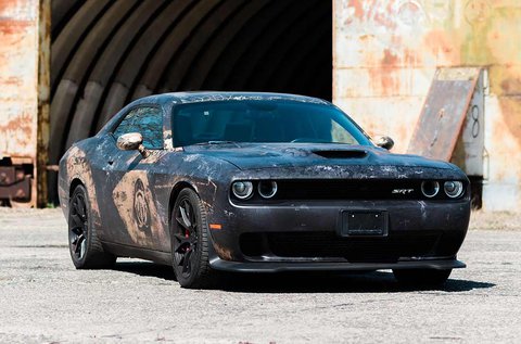 12 körös Dodge Challenger HellCat izomautó vezetés