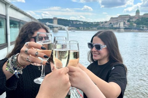 Villásreggeli hajókázással a Dunán 2 fő részére