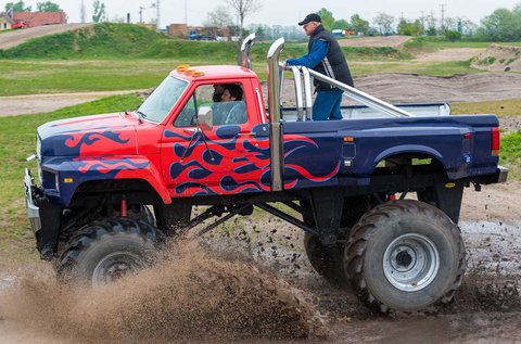 5 körös MonsterTruck élményvezetés