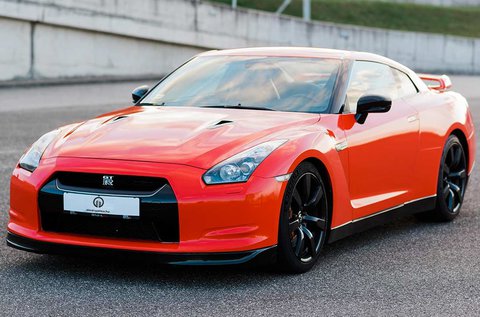 Nissan GT-r sportautó vezetés 3 körön át