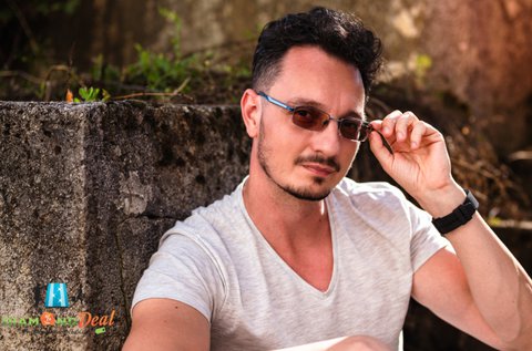 Komplett szemüveg fényre sötétedő lencsékkel