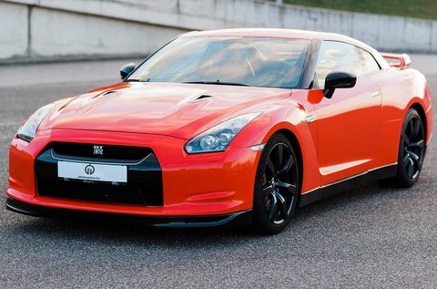 Nissan GT-r sportautó vezetés 6 körön át