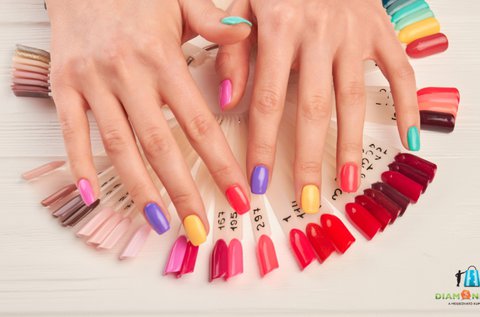 Géllakkozás gépi manikűrözéssel