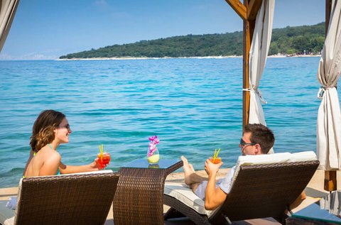 Napfényes vakáció a horvát tengerparton, Njivicében