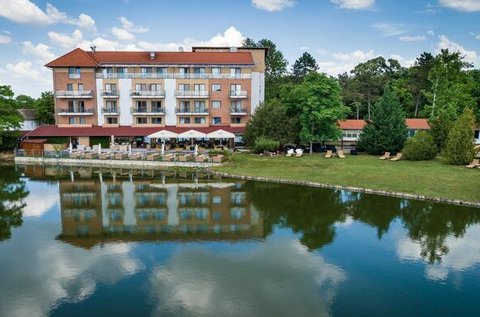 Tóparti lazítás Gyopárosfürdőn