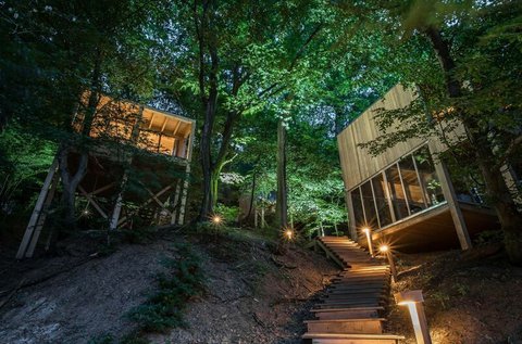 Exkluzív pihenés a fák ölelésében, Noszvajon