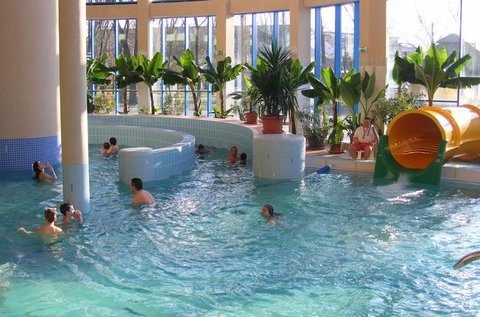 Frissítő fürdőzés Cserkeszőlőn