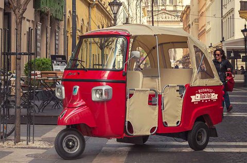 Romantikus tuktuk túra Budapesten 2 fő részére