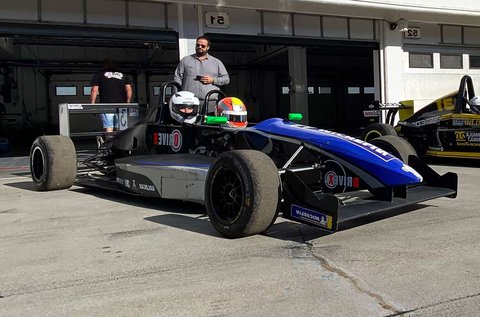 Autózás kétüléses Ford Forma versenyautóval