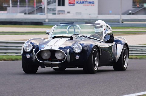 2 körös Shelby AC Cobra élményvezetés