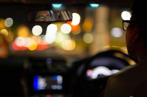 Éjszakai vezetést segítő szemüveg