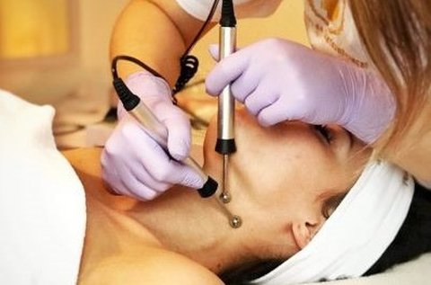 Arckontúrozó, ráncsimító arckezelés